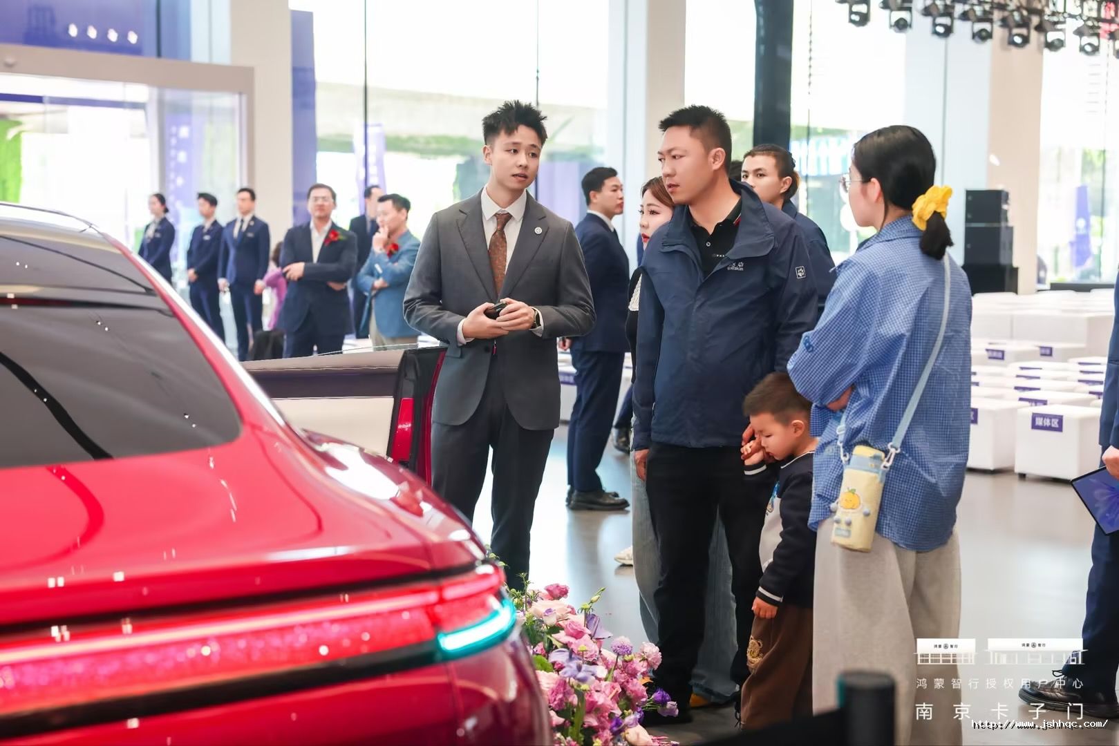 2.车主赏车.jpg